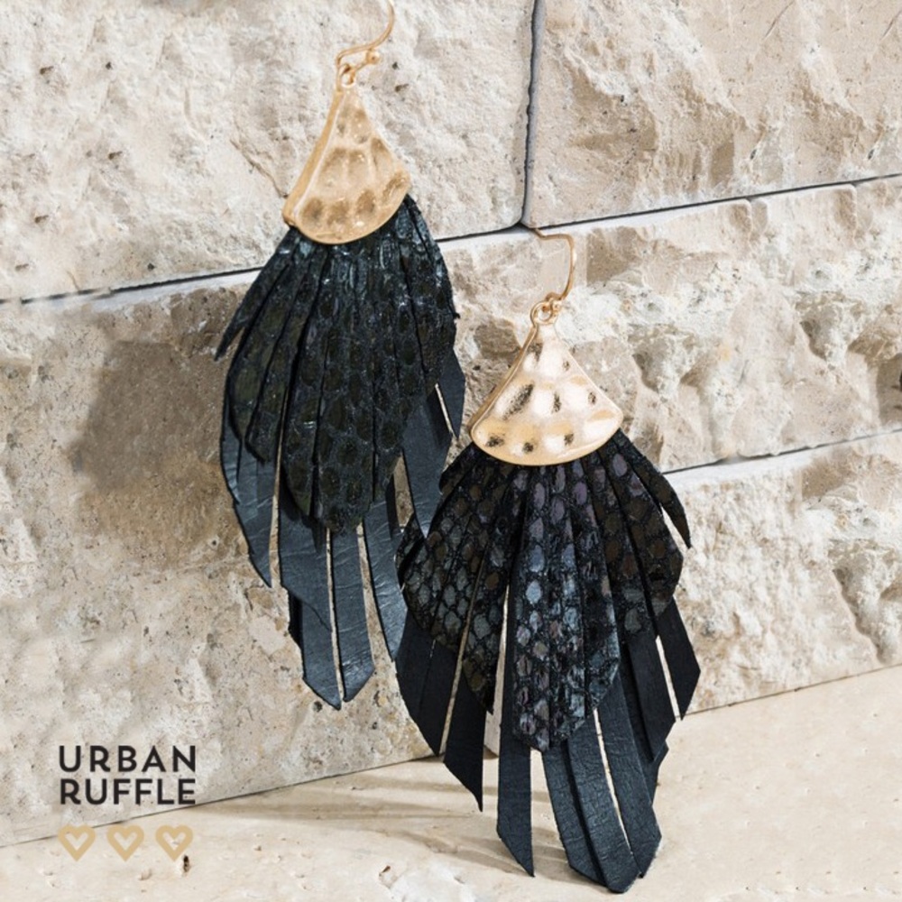 LAST ONE‼️ Layered Leather Leaf Earrings - Picture 3 of 4